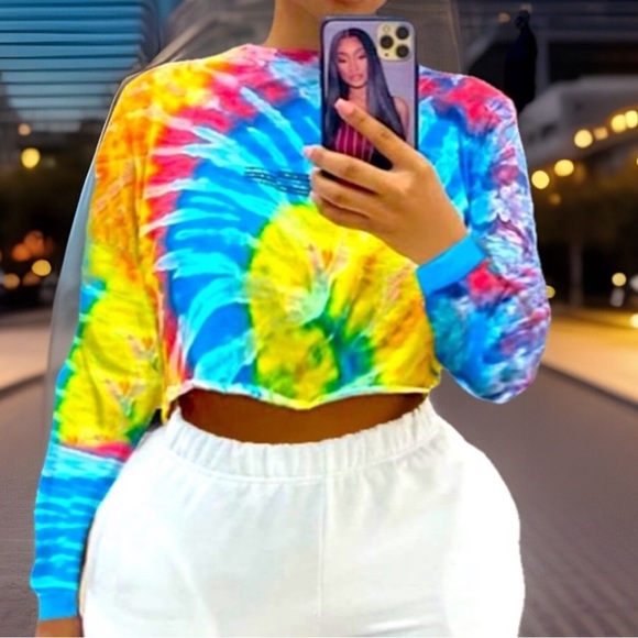 Rare Vibrant Colors Casual Long Sleeve Comfort Tie Dye Raw Edge Trim Crop Top - Picture 3 of 6